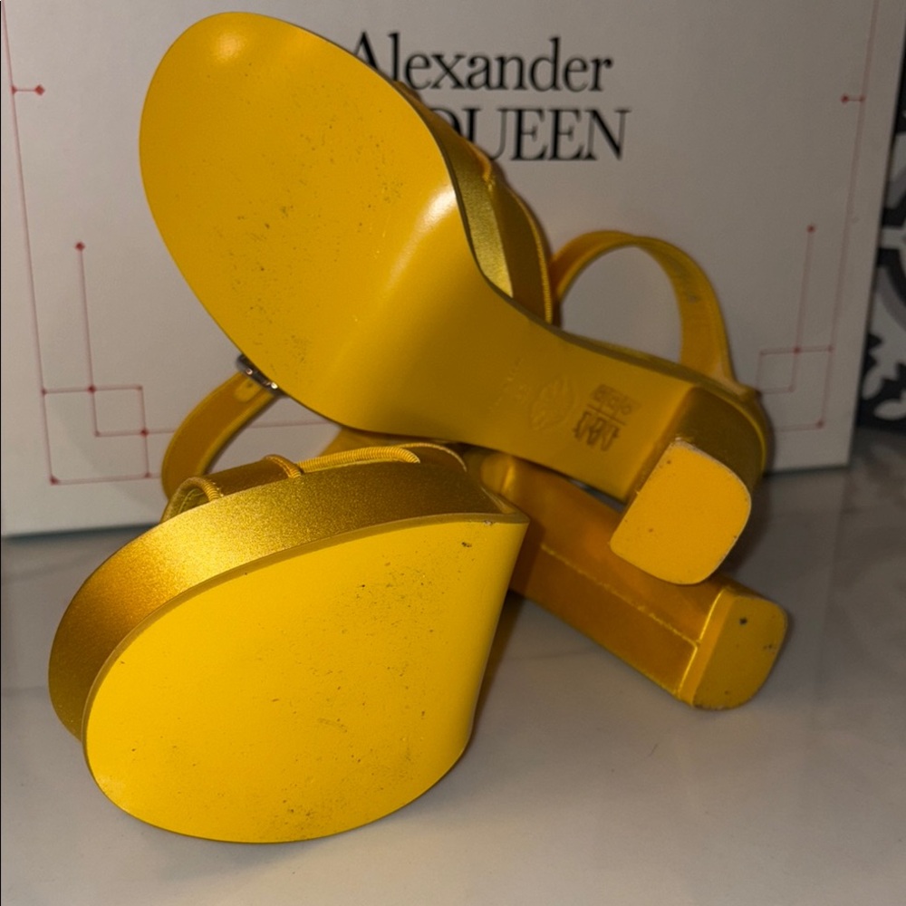 In box like new Alexander McQueen sunflower 🌻 Yellow Women's platform Sandals 39 - Picture 12 of 14